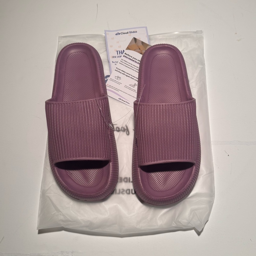 Cloud Slides Purple